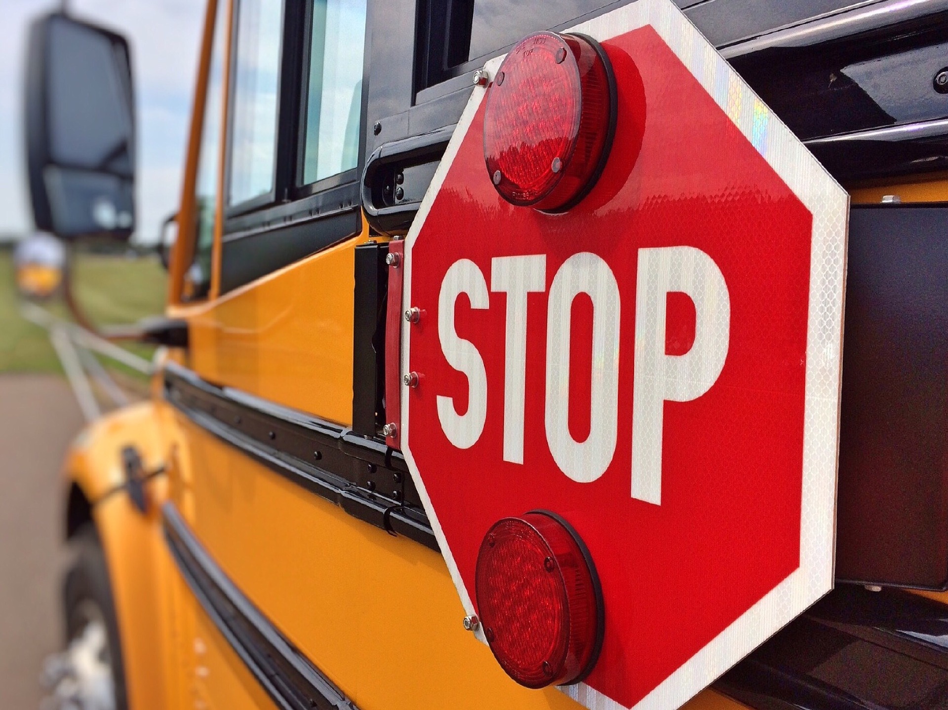 bus-878697_1920